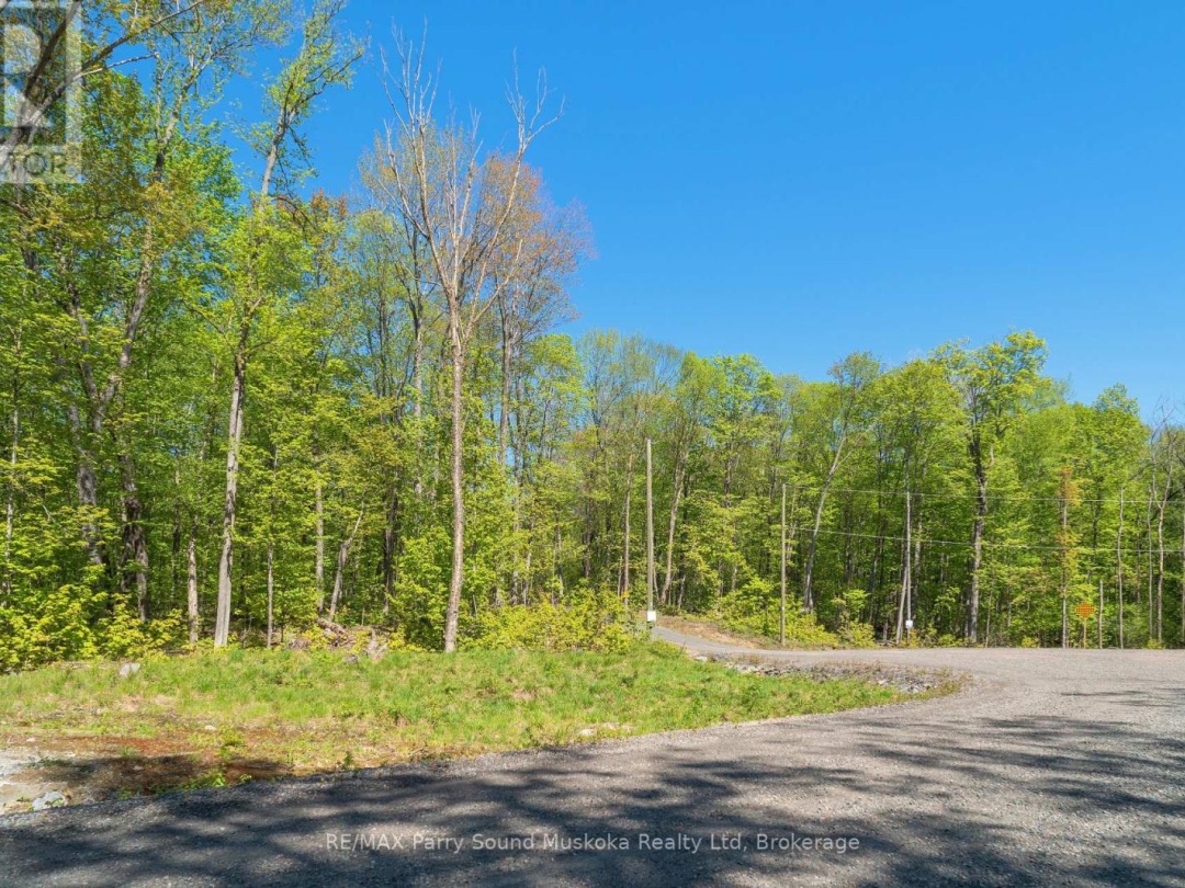 20 ZHAAWASHKWAA MIIKA ROAD, Clear Lake