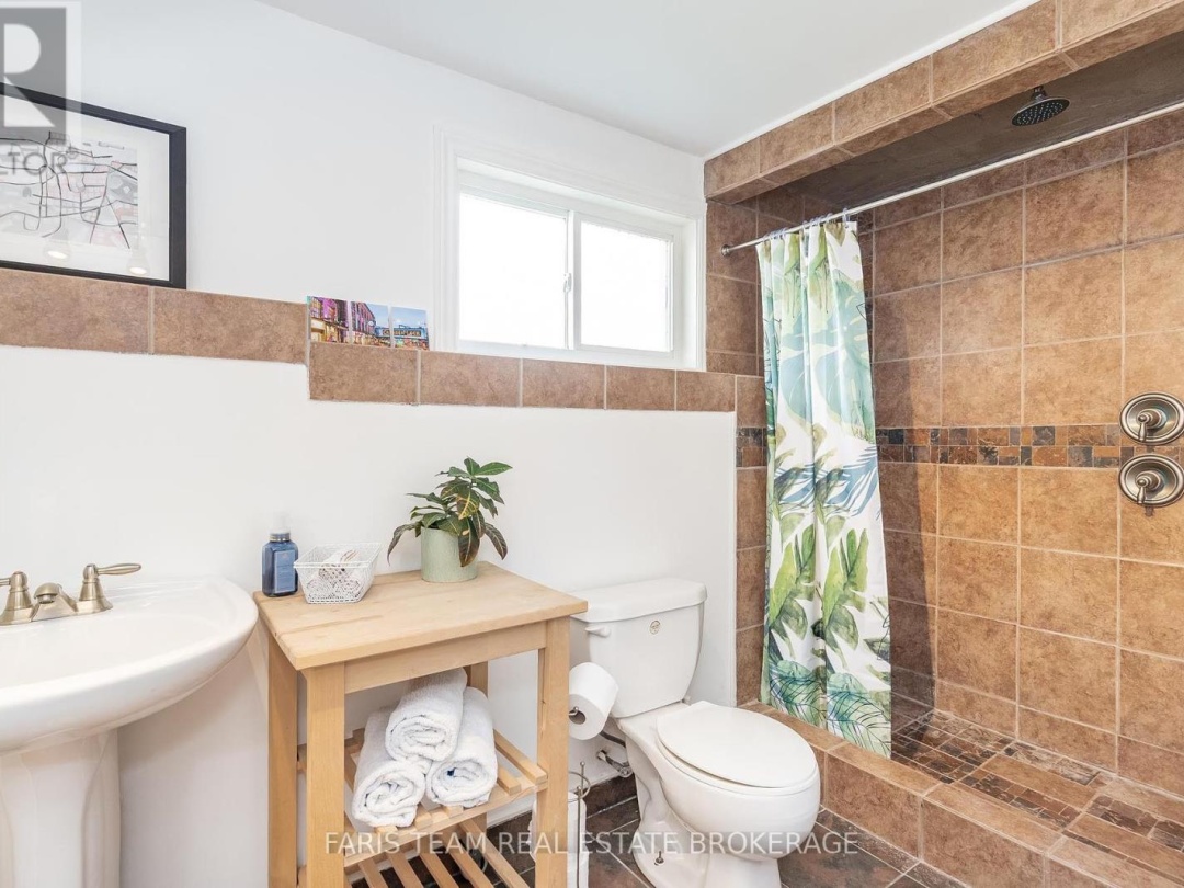 33 GEORGIAS WALK, 