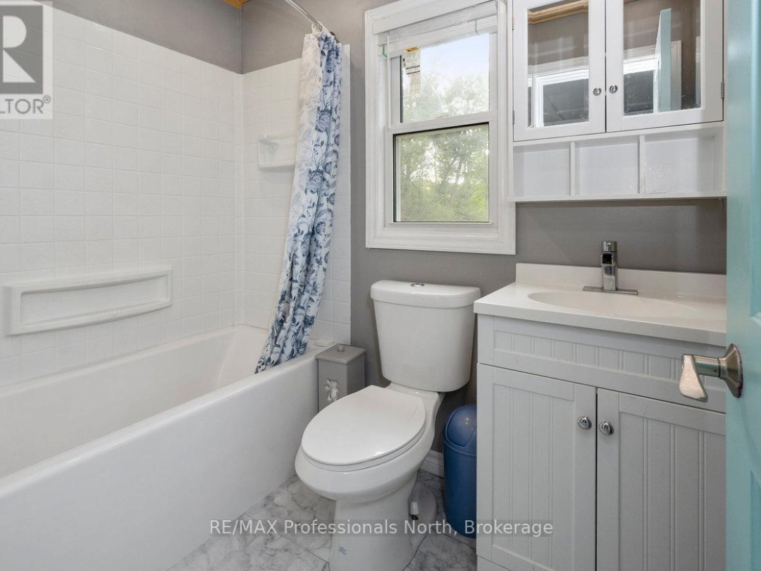1059 TIFFANY LANE, 