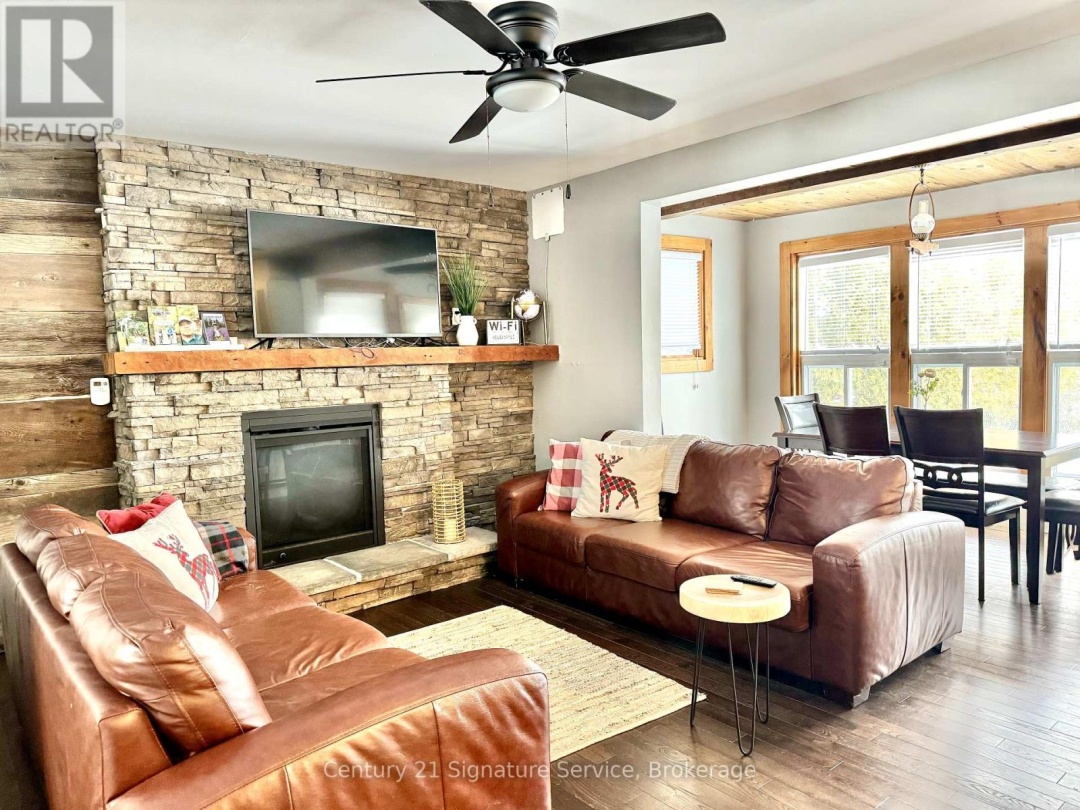 127 Maskinonge Road, Georgian Bay