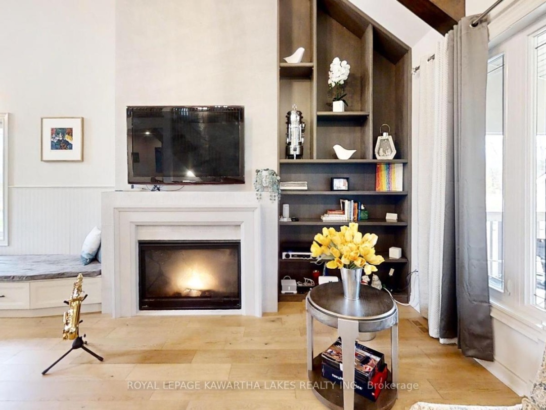 2501 Lakeshore Drive, Lake Simcoe