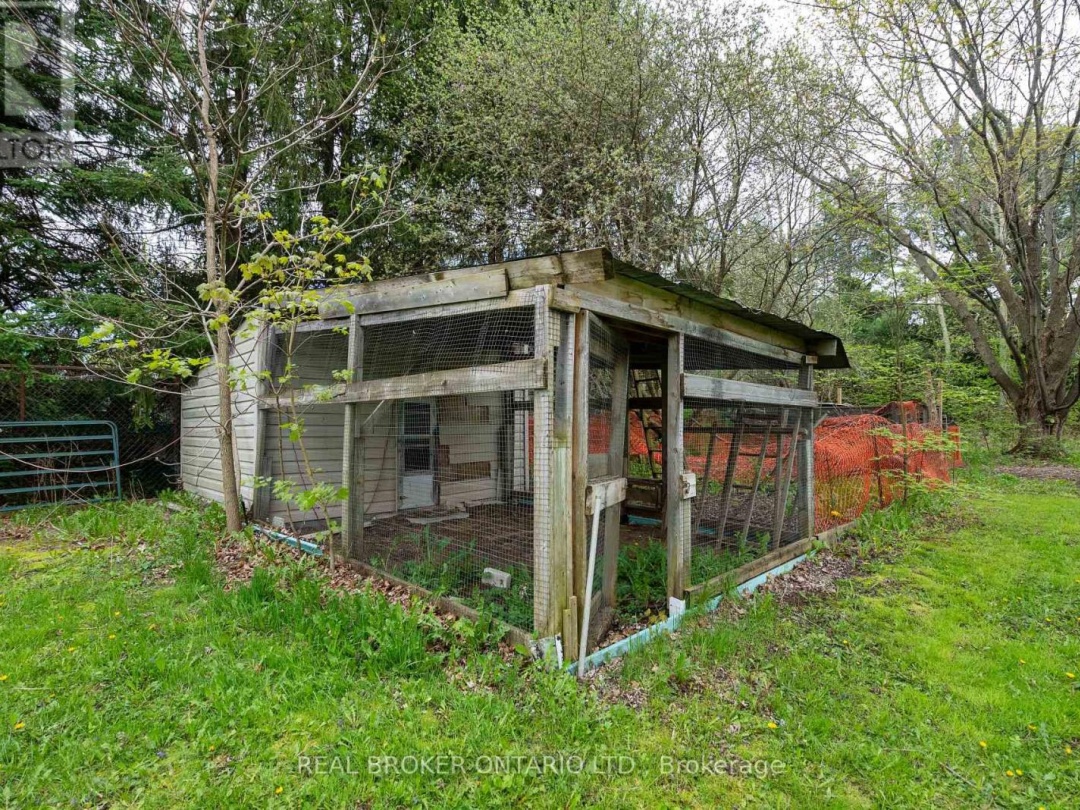 261 Portage Road, Canal Lake