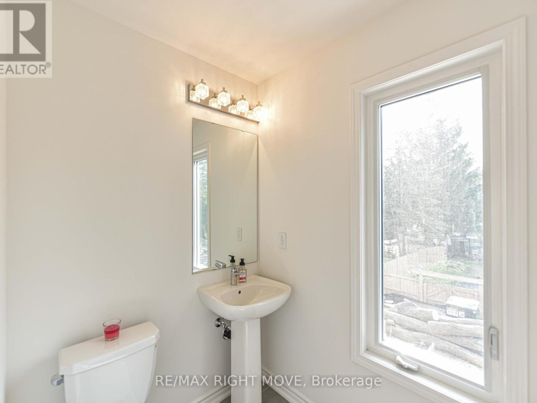 23 Wyn Wood Lane, Orillia