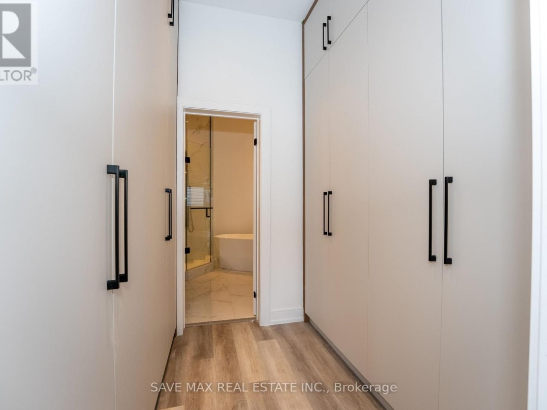 3775 SUNBANK CRESCENT, 