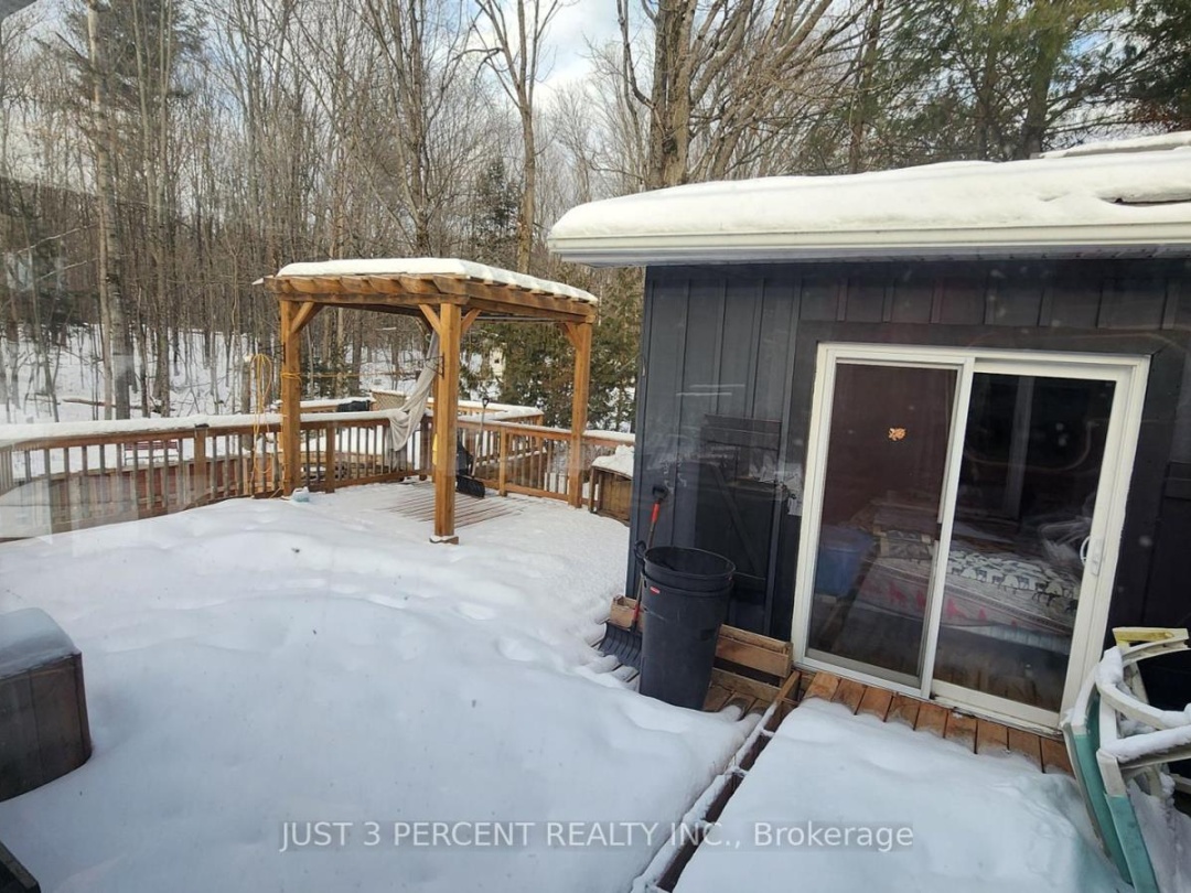55 Northern Avenue, Little Bald Lake