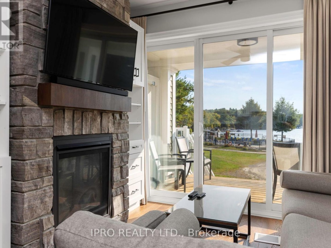 16 1869 Muskoka Rd 118 West Road, Lake Muskoka