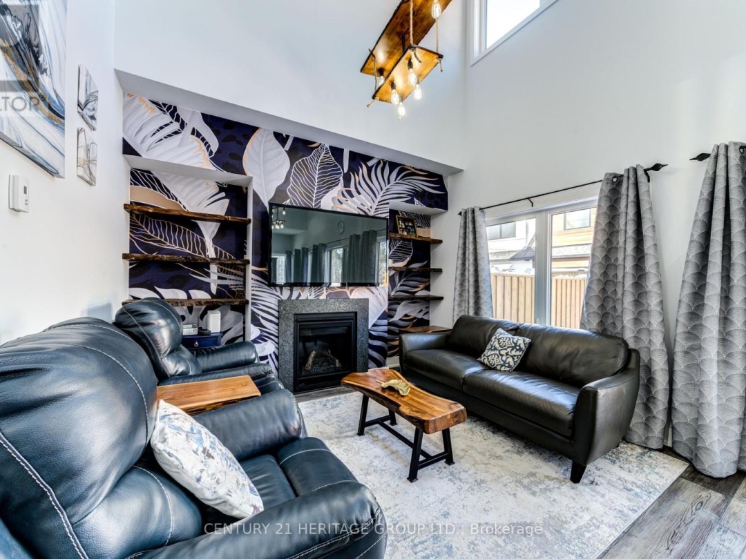 44 RUBY CRESCENT, 