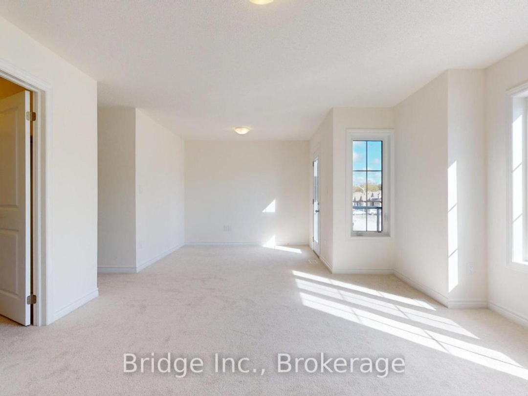 12 HILLCROFT WAY, 