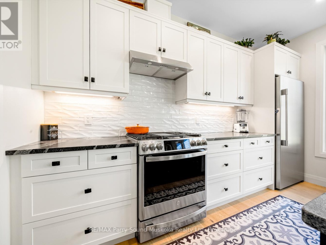 44 DENNIS DRIVE, Parry Sound