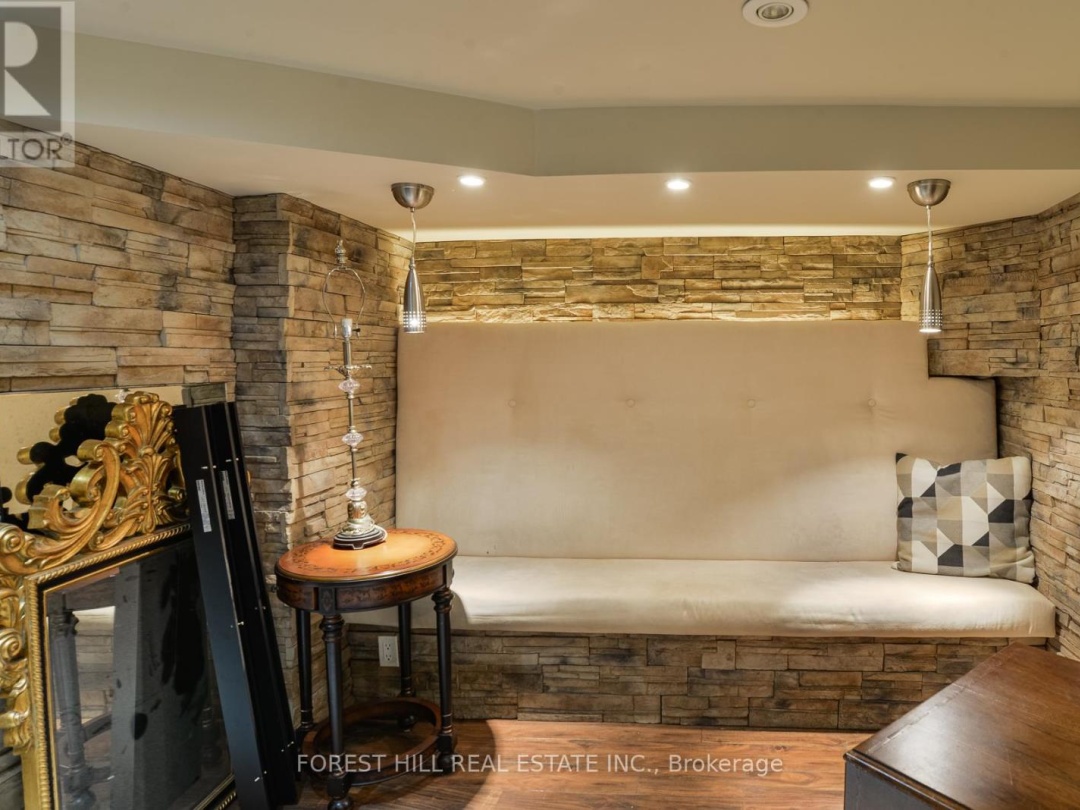 241 MISSISSAGA STREET W, Orillia