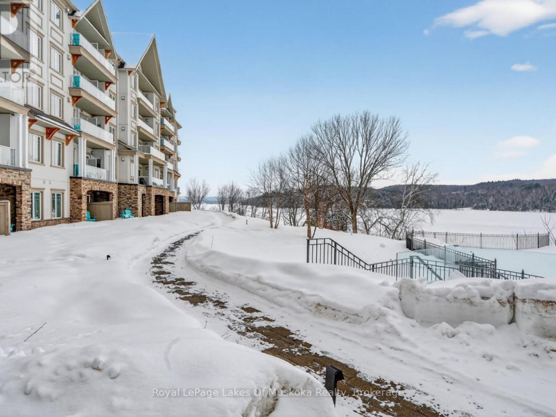 102 - 25 PEN LAKE POINT ROAD, Peninsula Lake