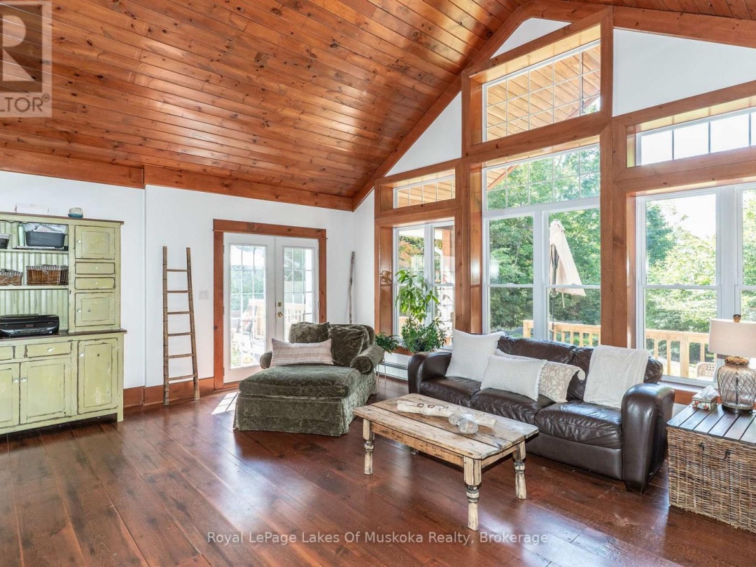 1080 WALKERS GLENN CRESCENT, 