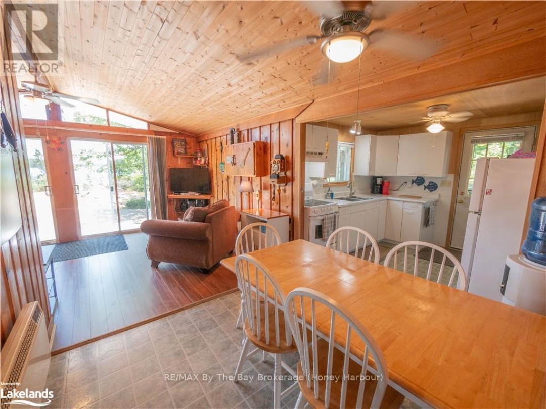 6932 Island 1810 / Bone Island, Georgian Bay