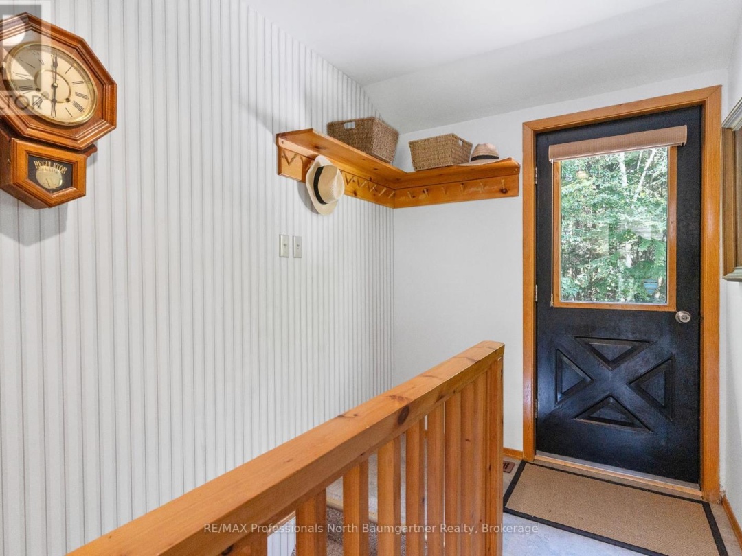 1976 REDKENN ROAD, 