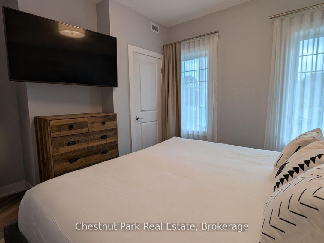 316 - 25 PEN LAKE POINT ROAD, Peninsula Lake