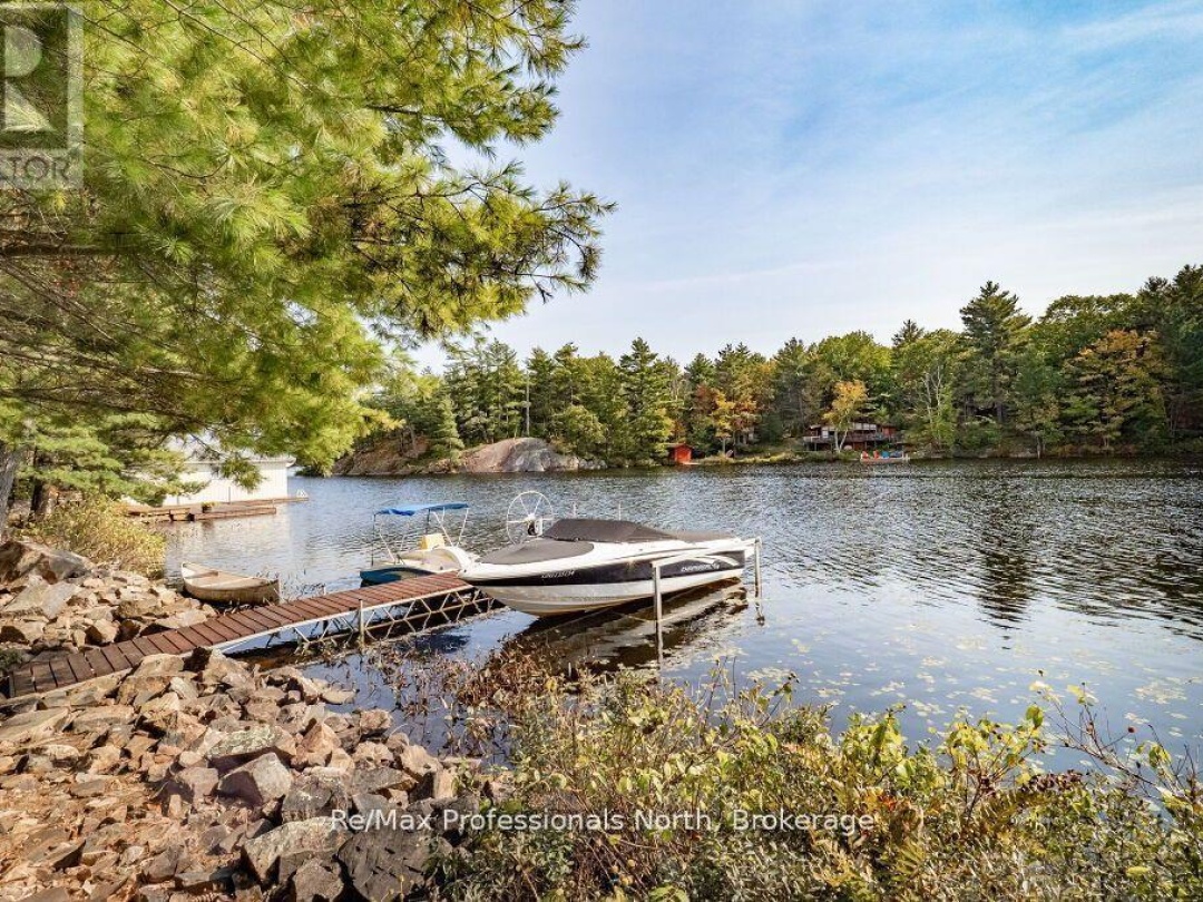 1006 Booth Lane, Pine Lake