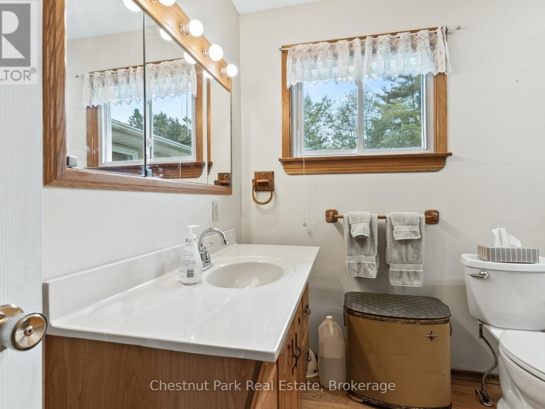 1054 GREEN LAKE ROAD, 