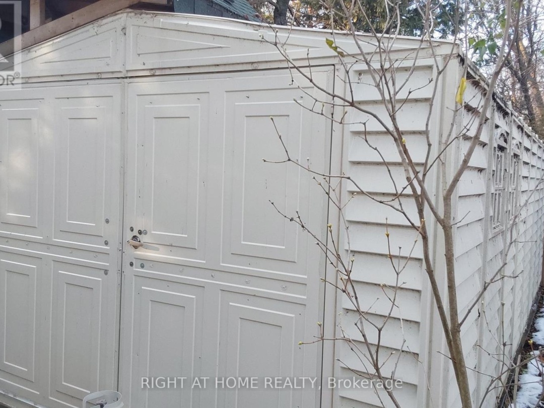 2323 Lakeshore Drive, Lake Simcoe