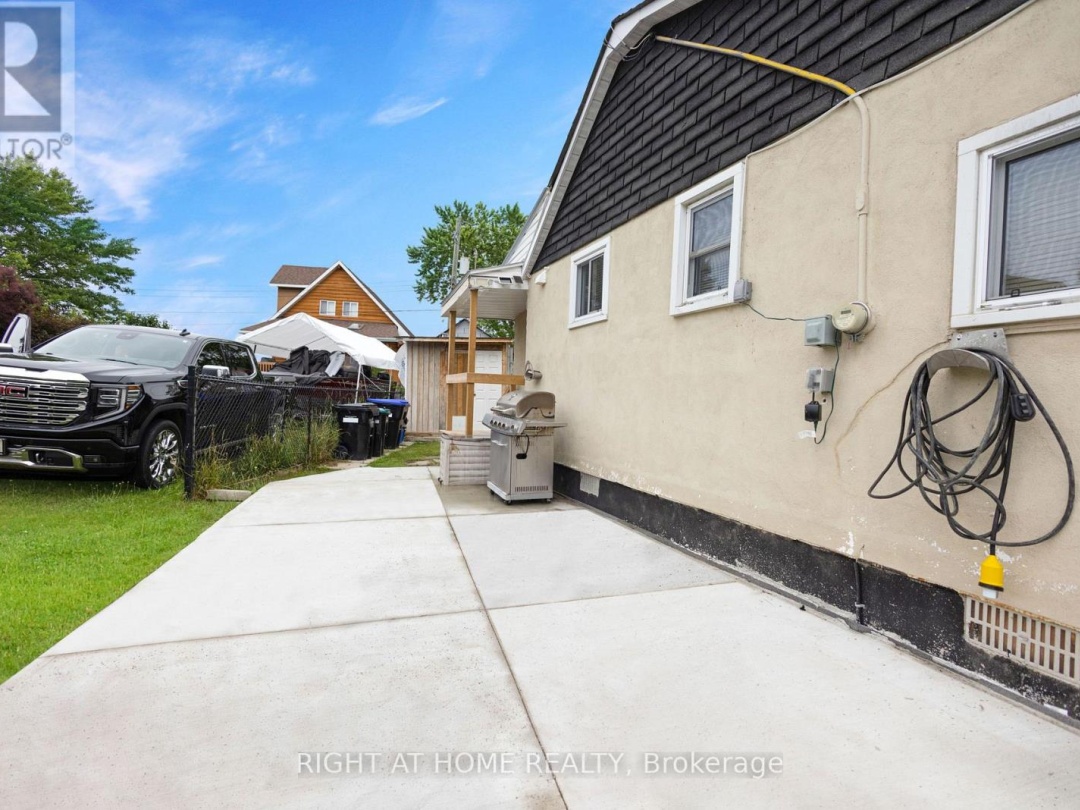 25 PLAYFAIR DRIVE, 