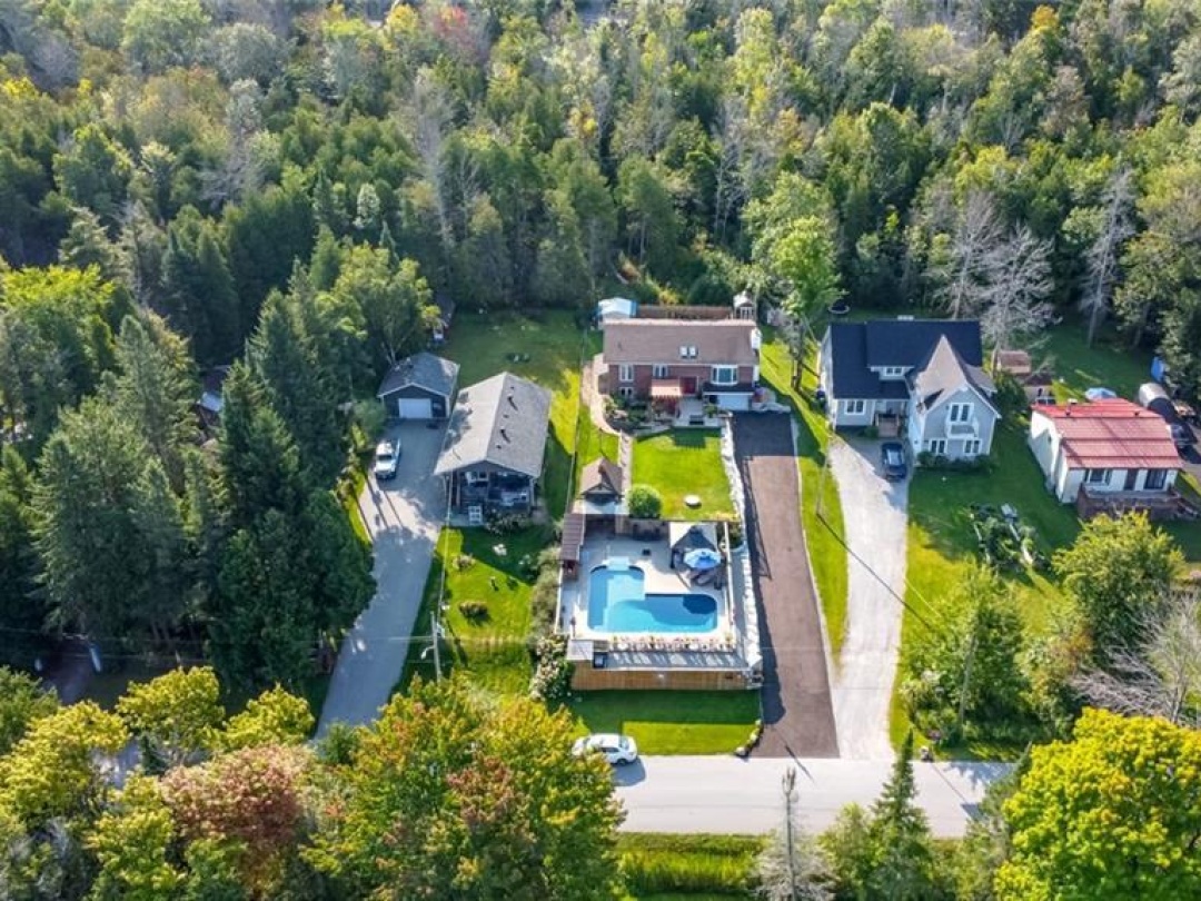 99 King Road, Waubaushene