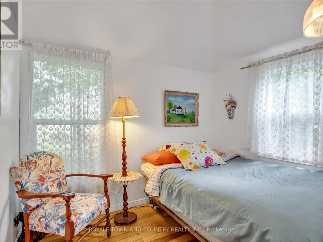 54 LAXTON  TWP 5TH LINE, 