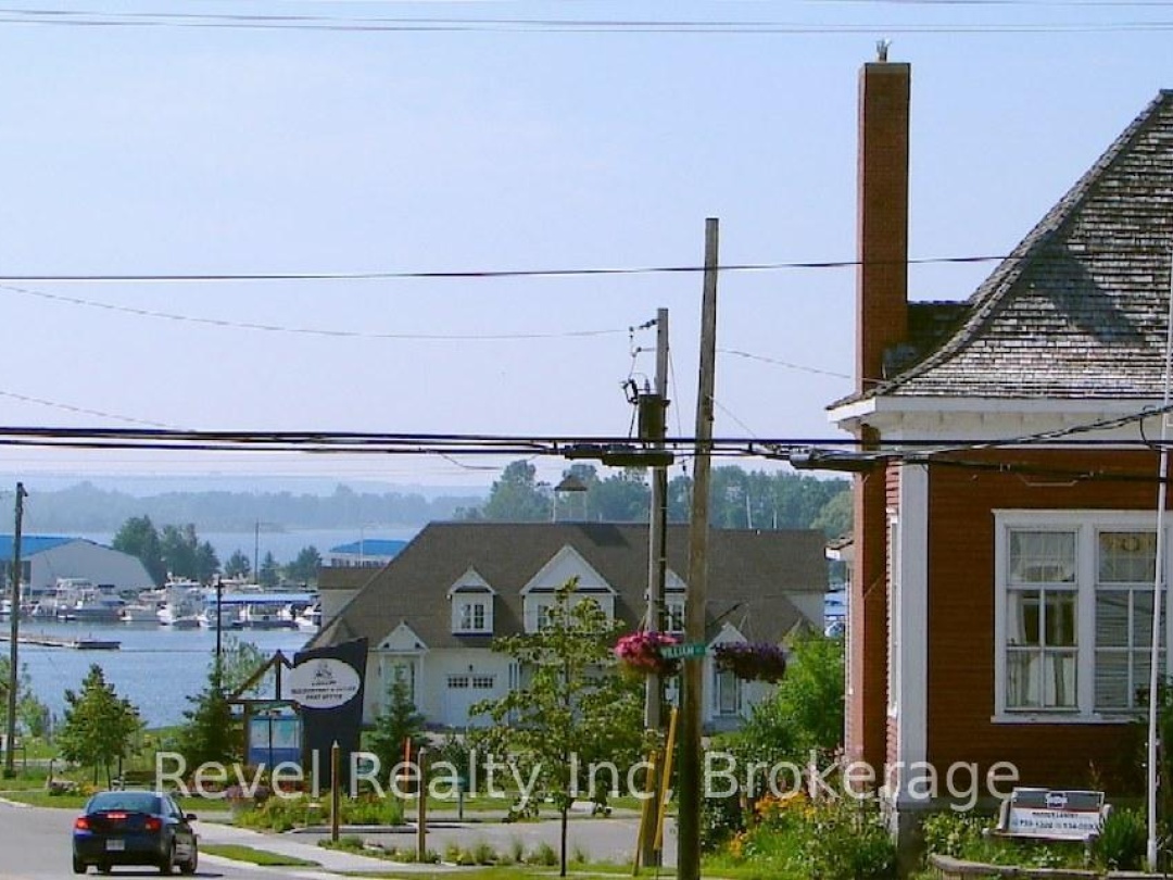 97 Maskinonge Road, Georgian Bay