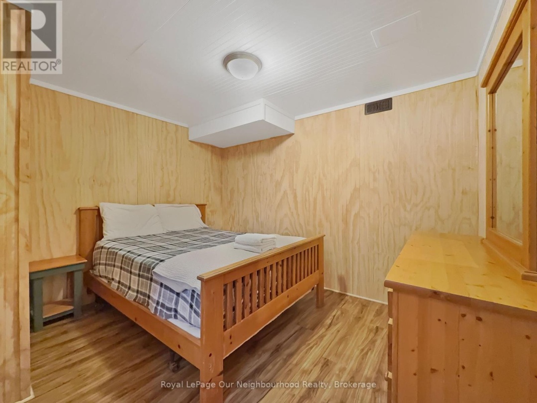 1040 SKI RIDGE TRAIL, 