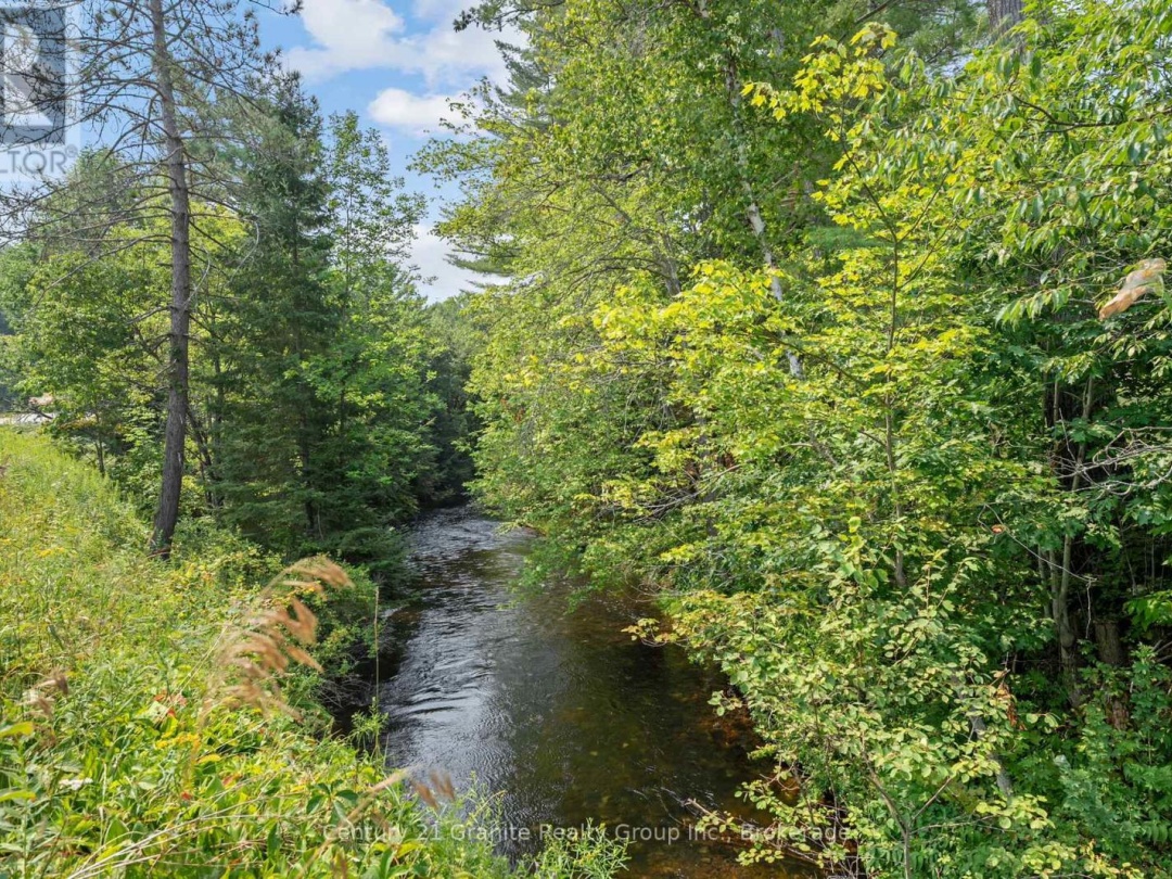 2275 KENNISIS LAKE ROAD, 