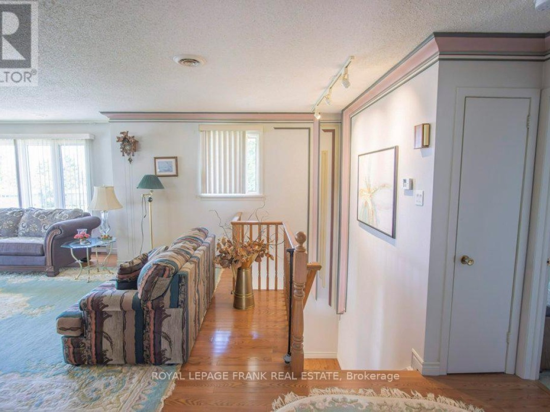 357 THE CAPTAINS CORNERS, 