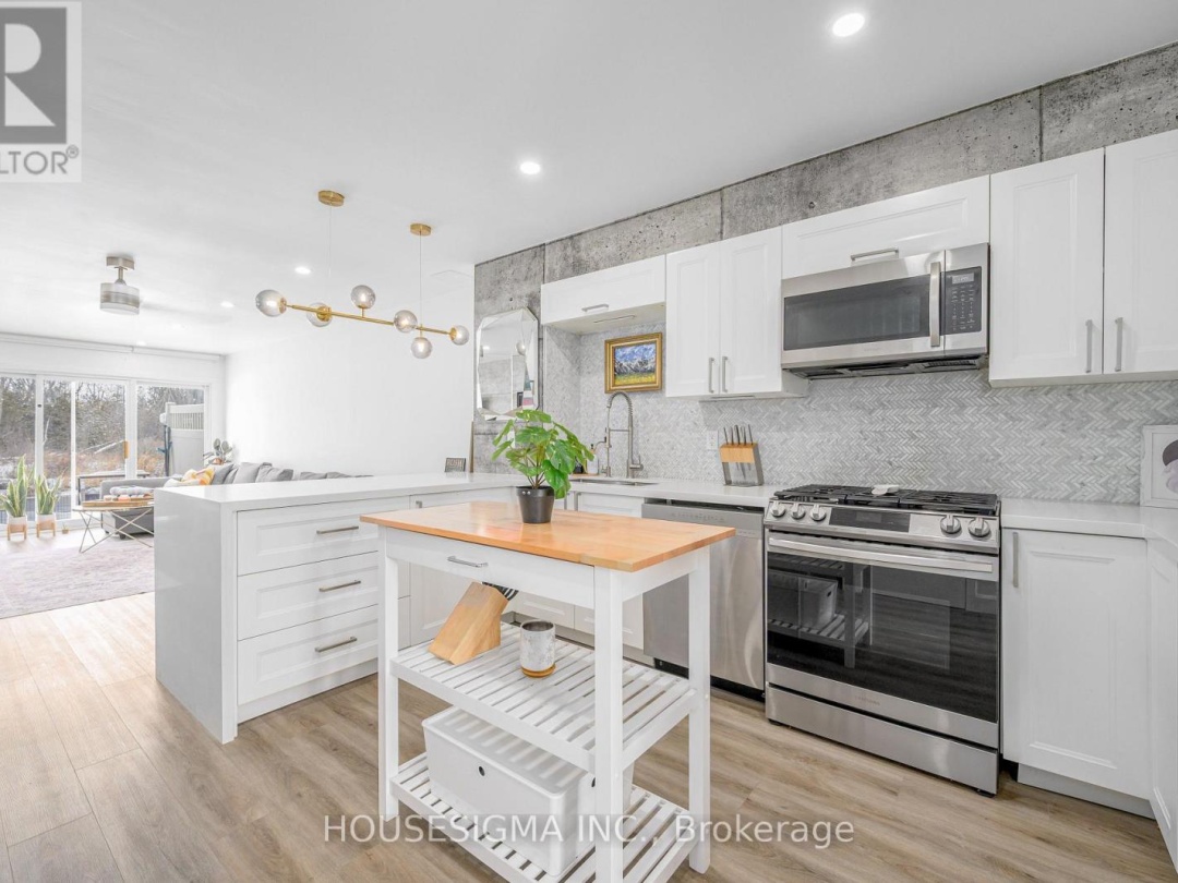 19 - 4 PARADISE BOULEVARD, 