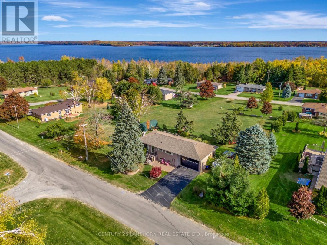 456 OLD SURREY LANE, Pigeon Lake