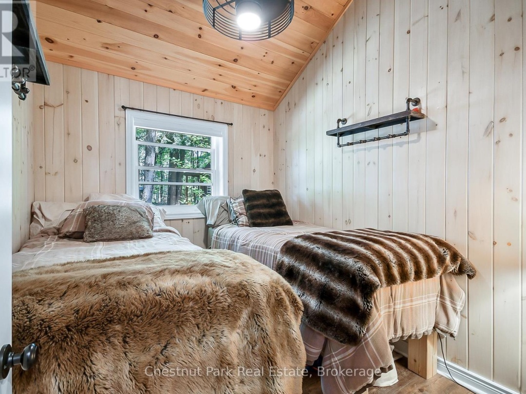 86 TAYLOR ISLAND, 