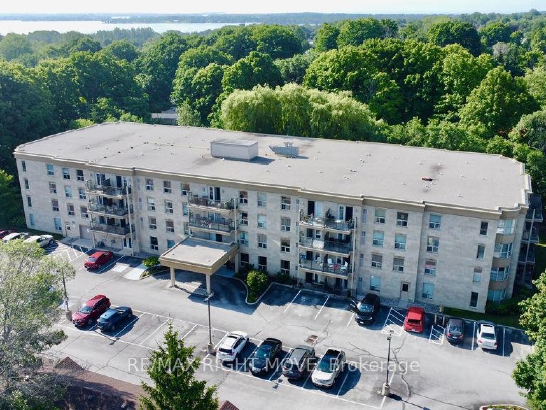 313 - 486 LACLIE STREET, 