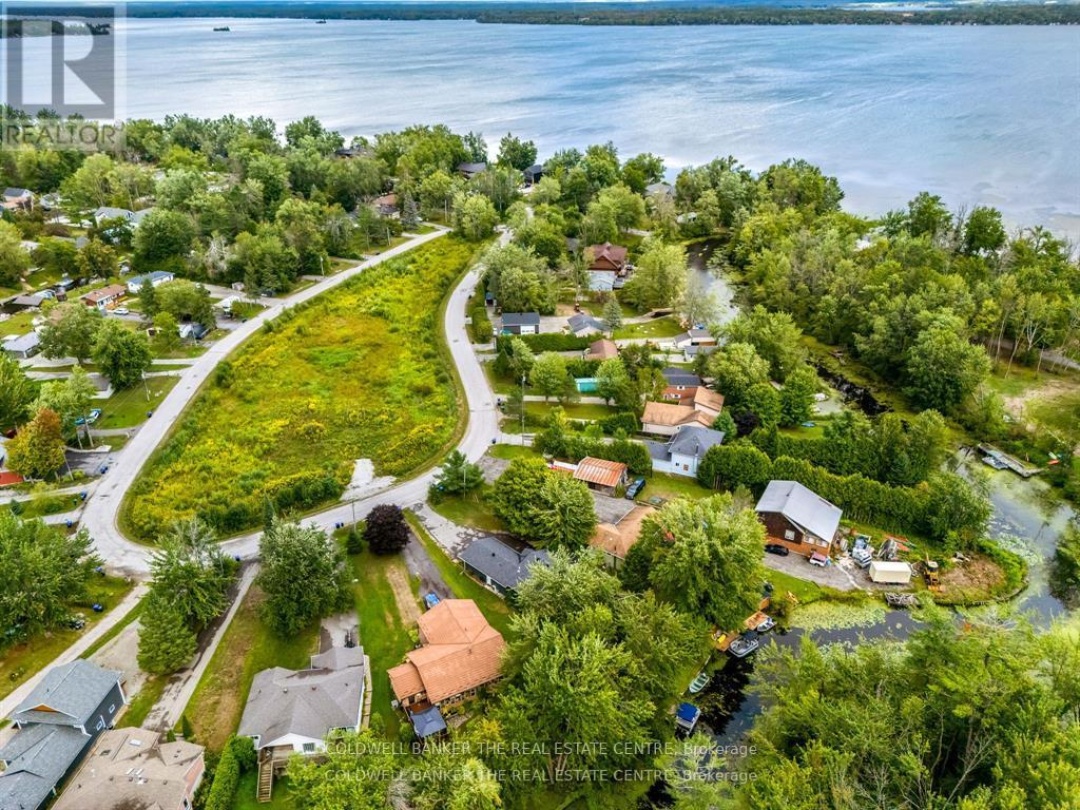 2656 WESTSHORE CRESCENT, 