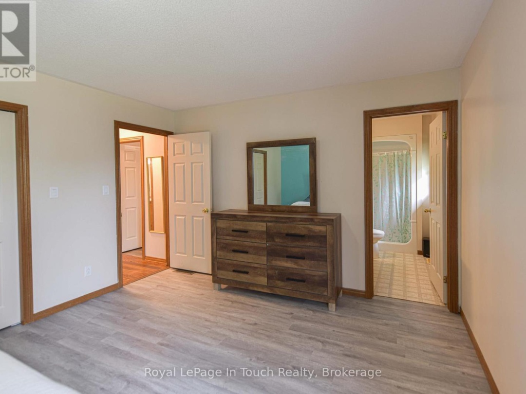 5 EARLS COURT, 