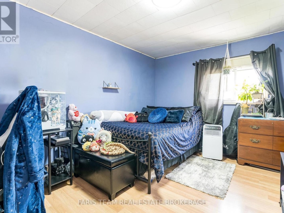 3425 CORONATION AVENUE, 