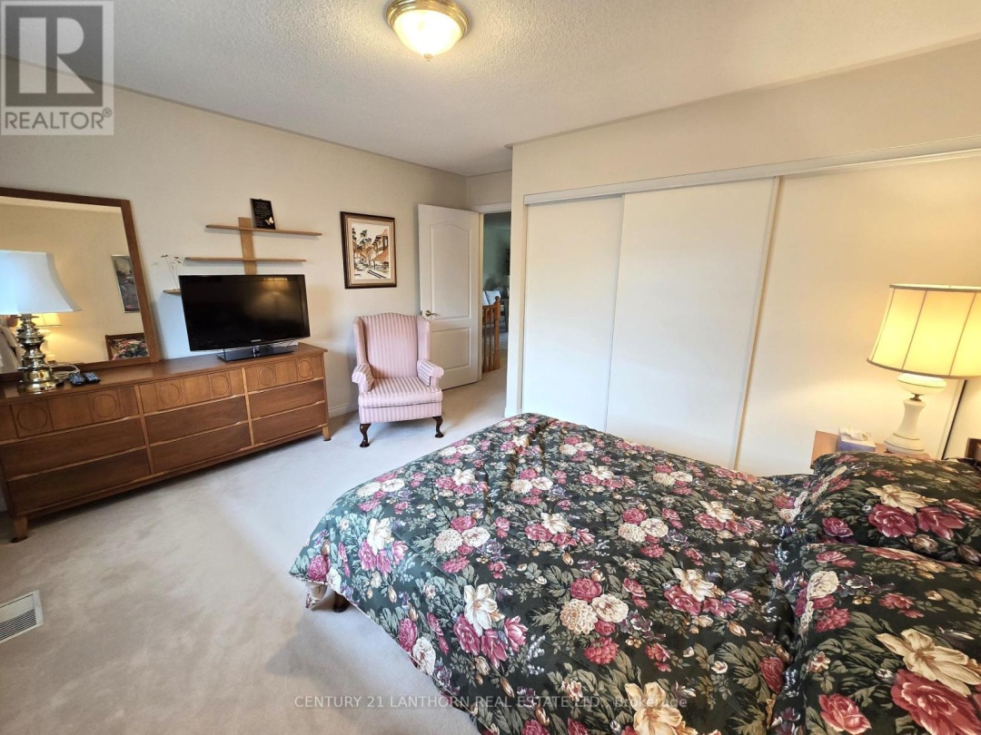 UNIT #310 - 30 MUSEUM DRIVE, 