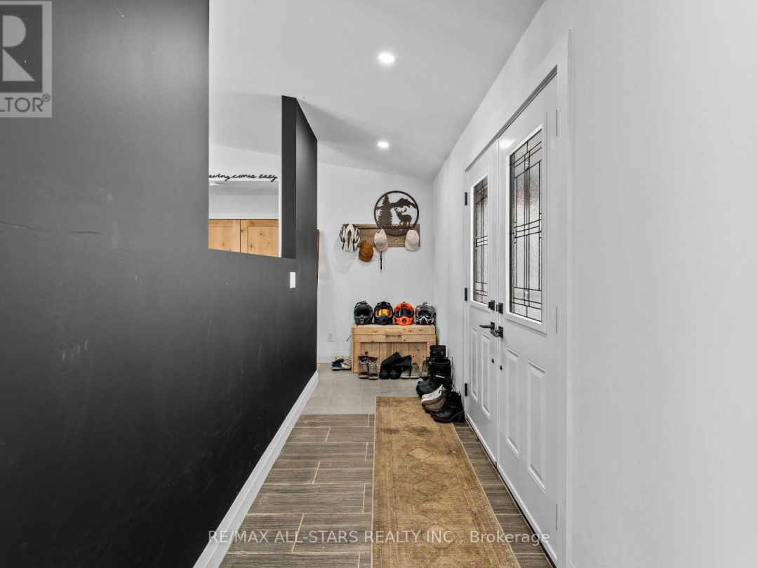 1062 NORTHLINE ROAD, 