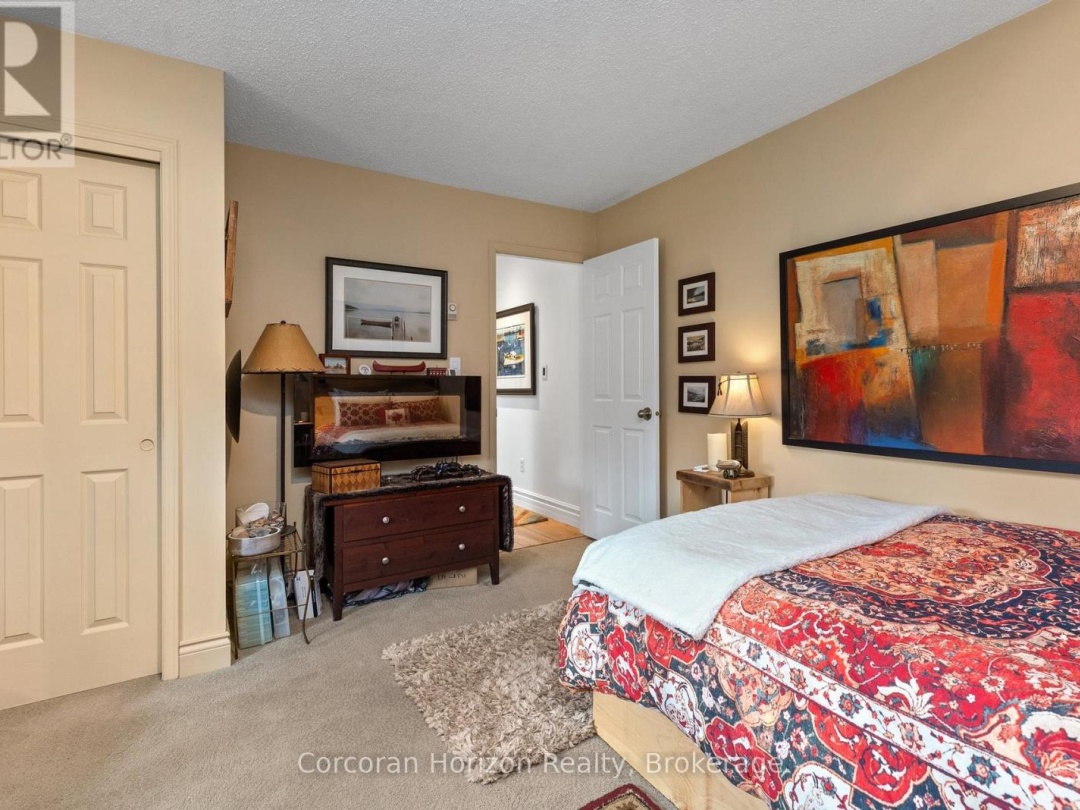 2517 HONEY HARBOUR ROAD, 