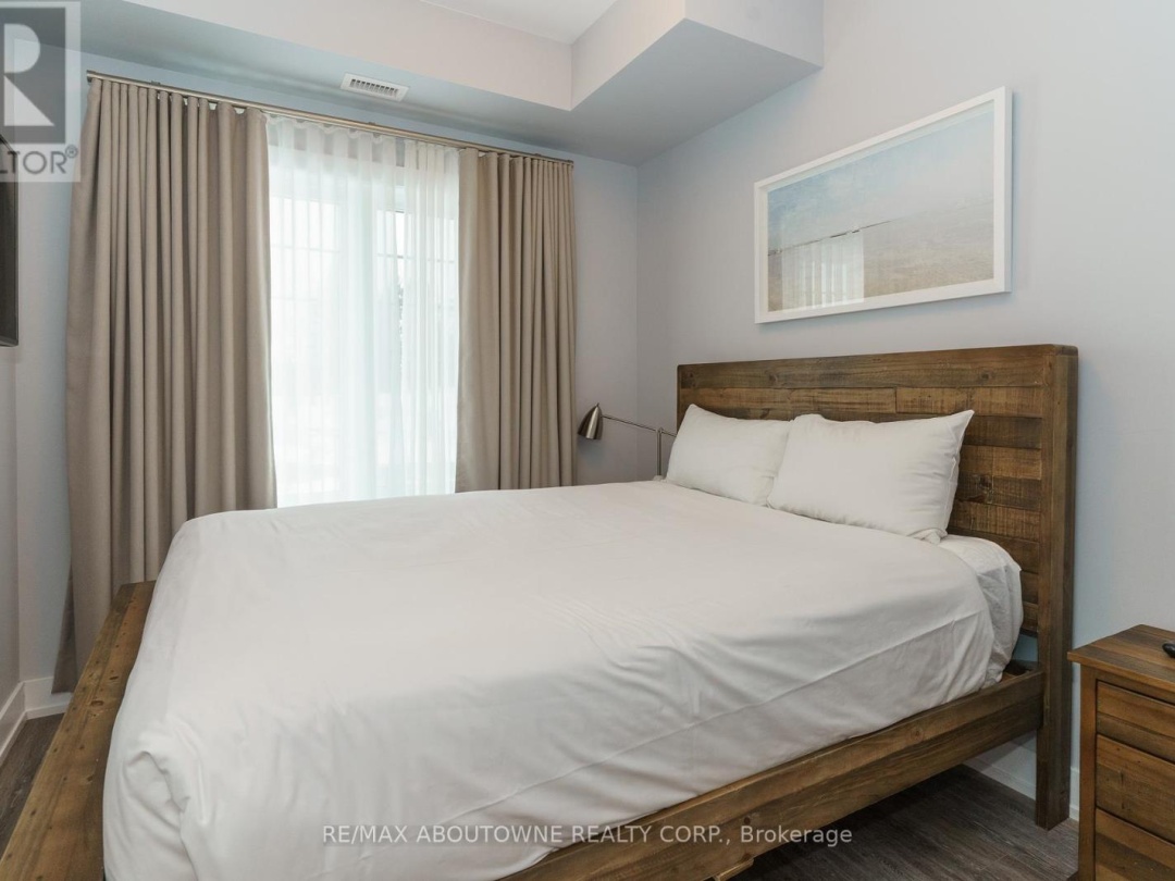 332 - 25 PEN LAKE POINT ROAD, 