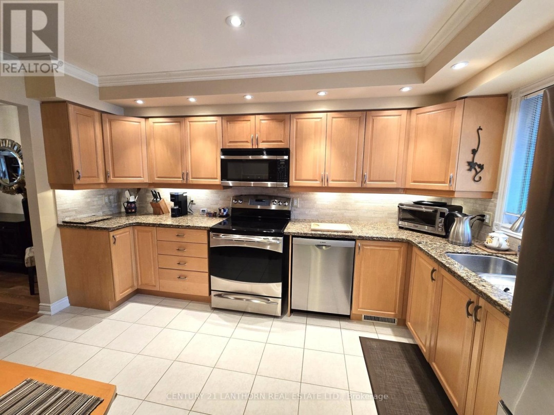 UNIT #310 - 30 MUSEUM DRIVE, 