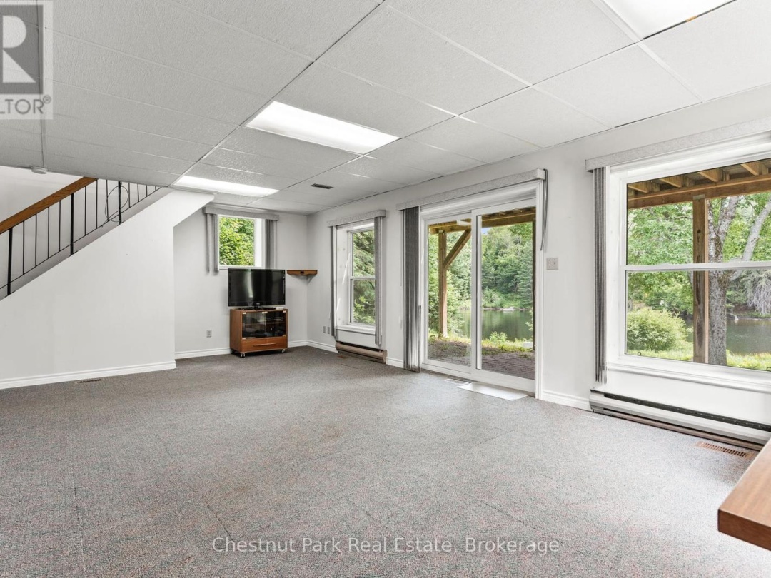 1054 GREEN LAKE ROAD, 