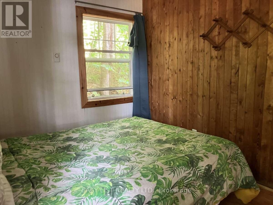 1045 REYNOLDS ROAD, Horseshoe Lake