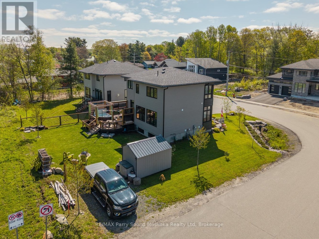 44 DENNIS DRIVE, Parry Sound