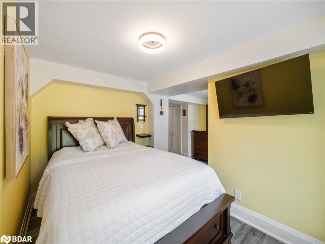 370 HOMEWOOD Avenue, 