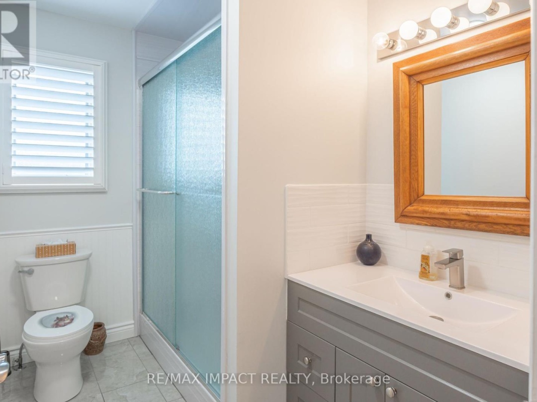 10 CEDARTREE LANE, 