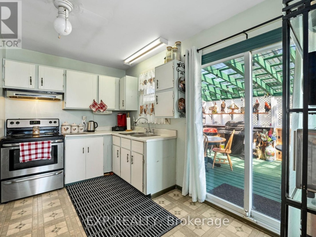 354 LAKELAND CRESCENT, 