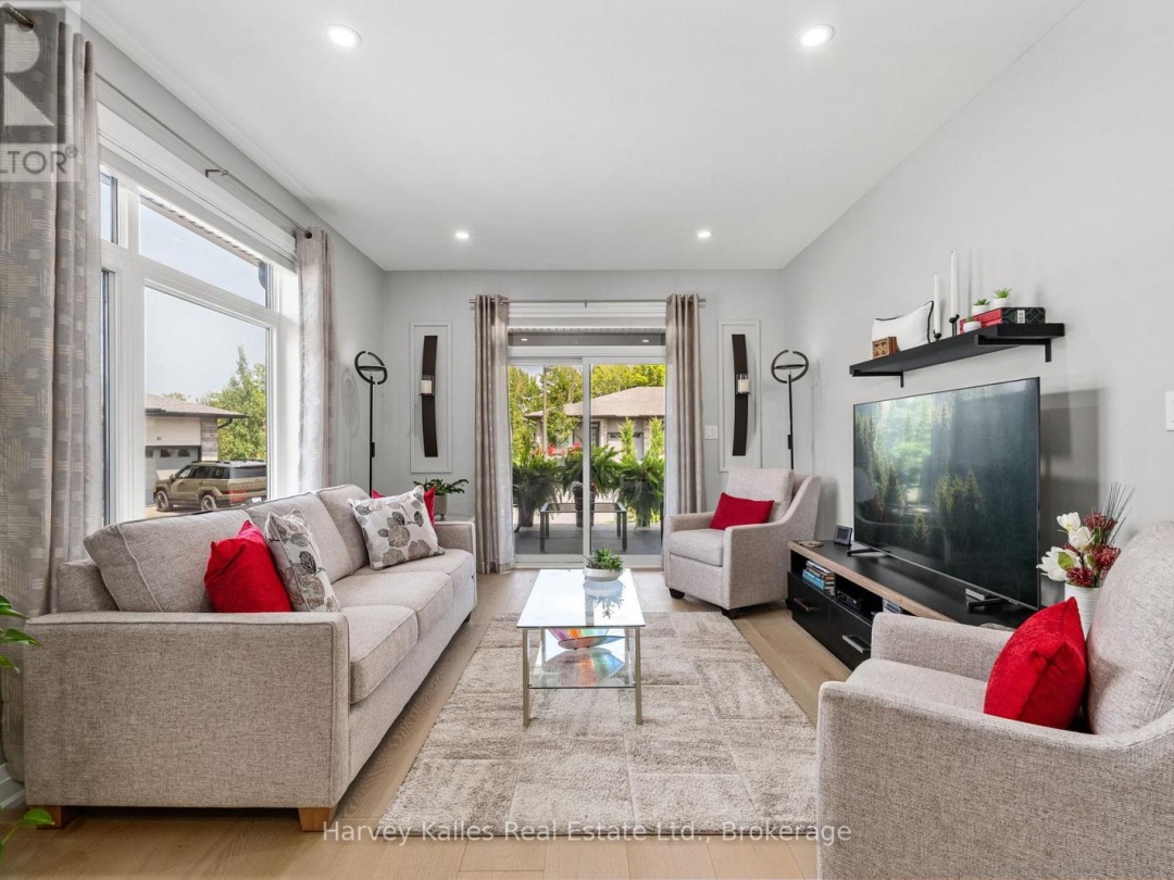 5 BLUE BIRCH LANE, 