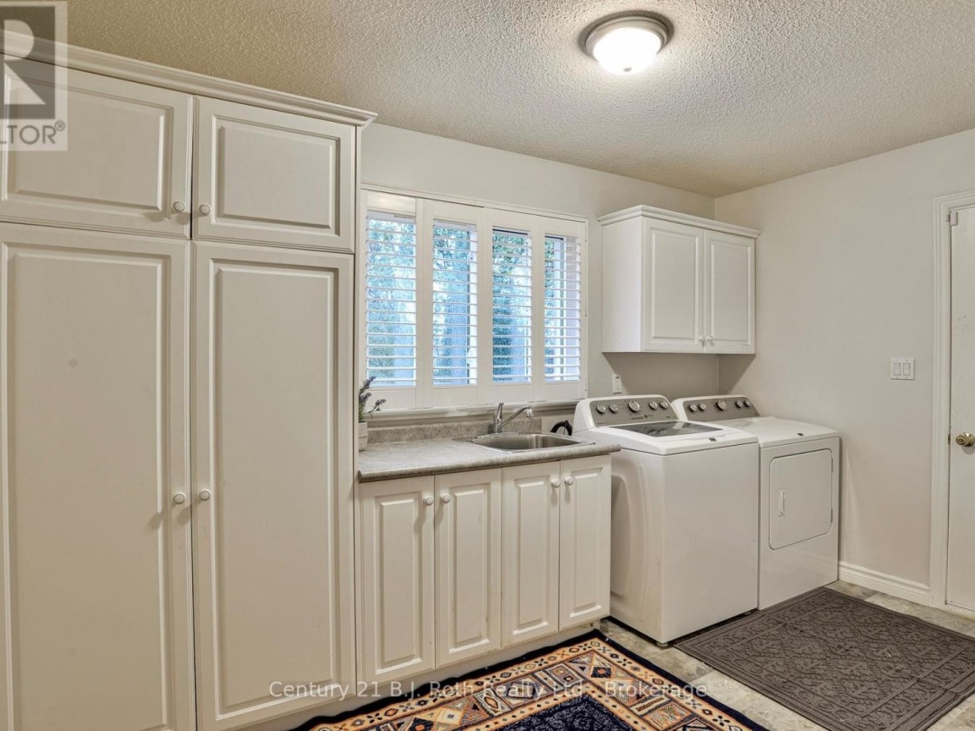 456 MOONEY CRESCENT, 