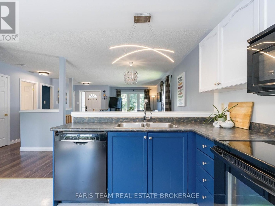 33 GEORGIAS WALK, 